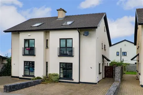 68 Ashthorn Avenue, Headford, Co. Galway