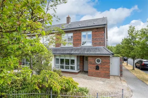 2 Kelston Avenue, Foxrock, Dublin 18